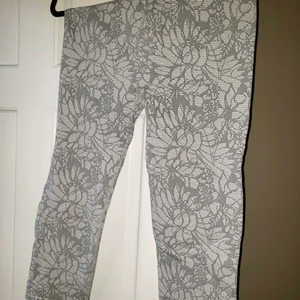 Fabletics Capri Legging/Activewear